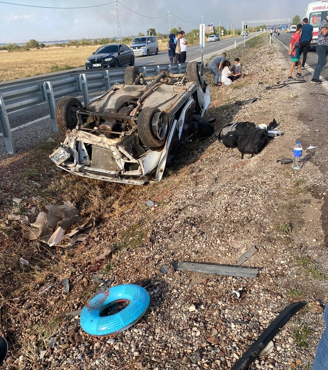 Konya'da otomobilin devrilmesi sonucu 5 kişi yaralandı