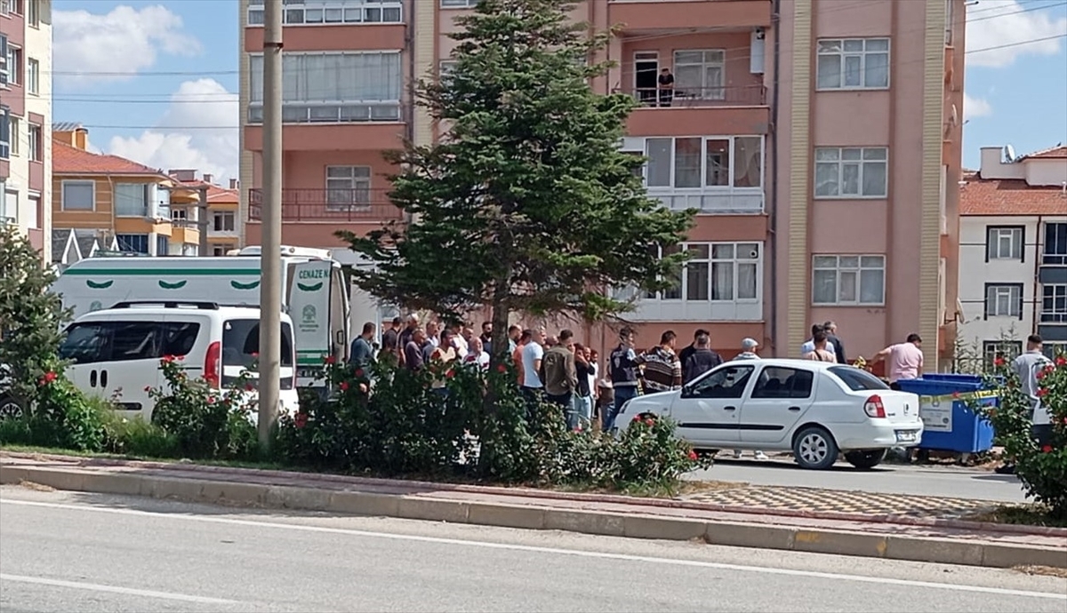 Konya'da yol kenarında erkek cesedi bulundu