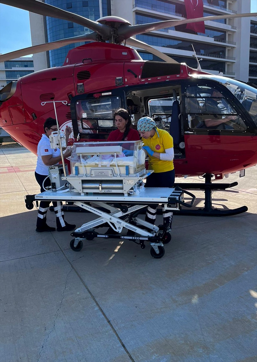 Muğla'da ambulans helikopter 1 aylık bebek için havalandı