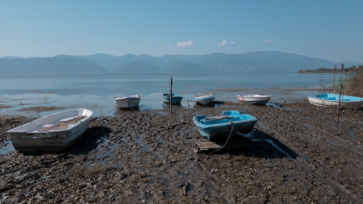 Sapanca Gölü'nde su 17 metre çekildi