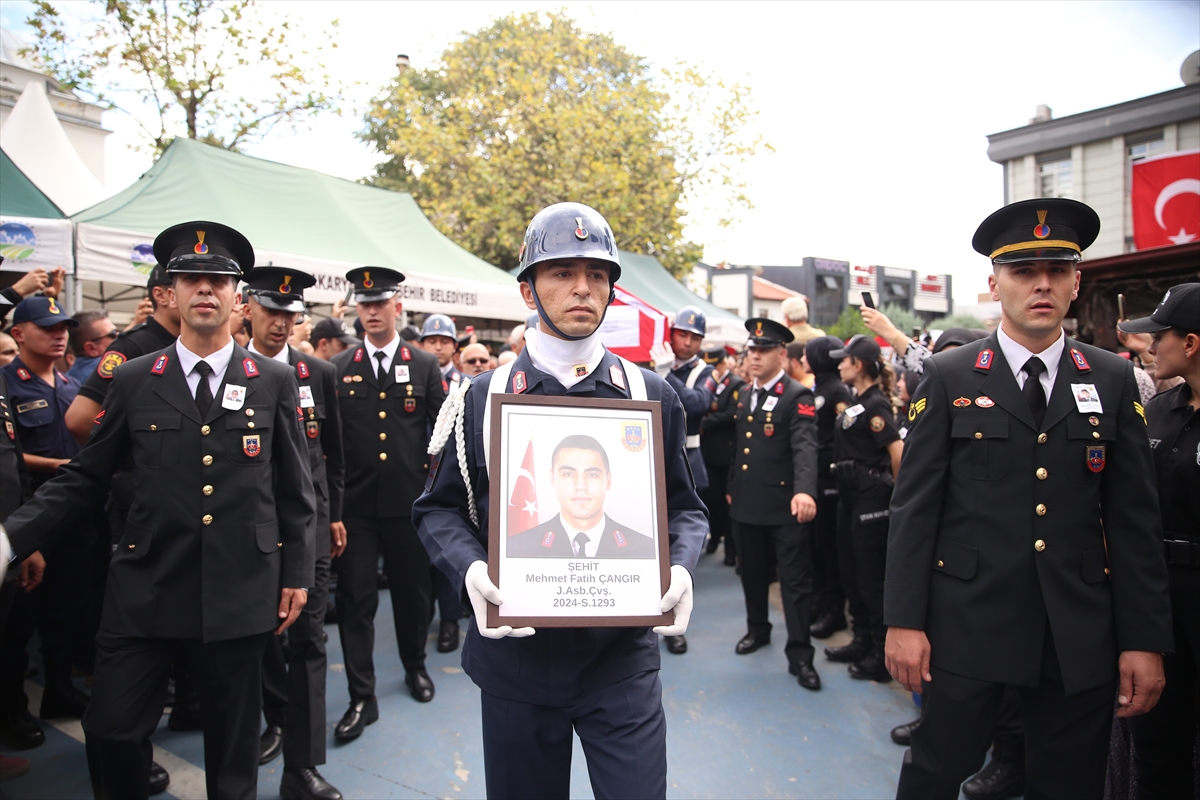 Şehit Jandarma Astsubay Çavuş Çangır, memleketi Sakarya'da son yolculuğuna uğurlandı