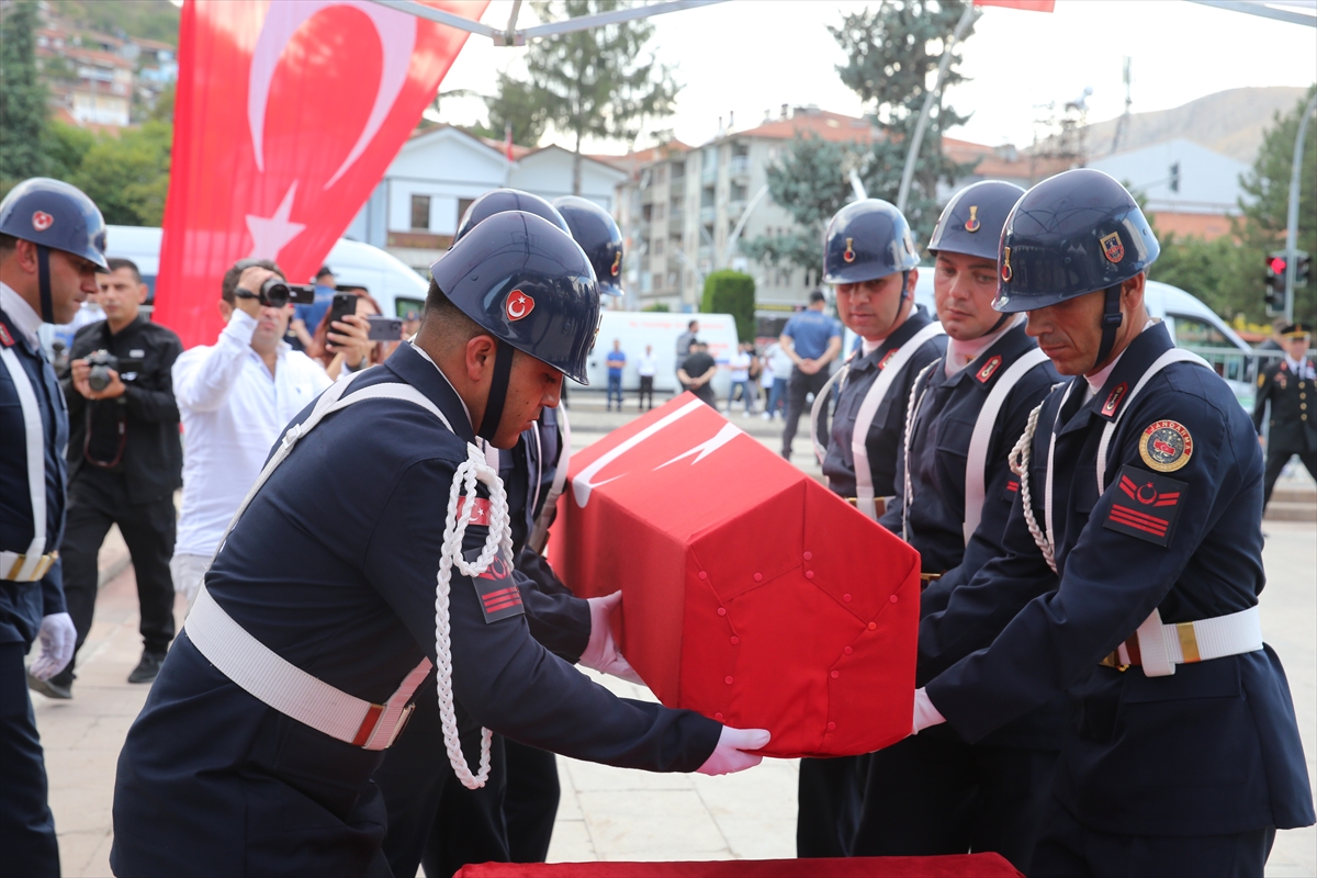 Şehit Jandarma Uzman Onbaşı Doğan Kızılateş'in  cenazesi toprağa verildi