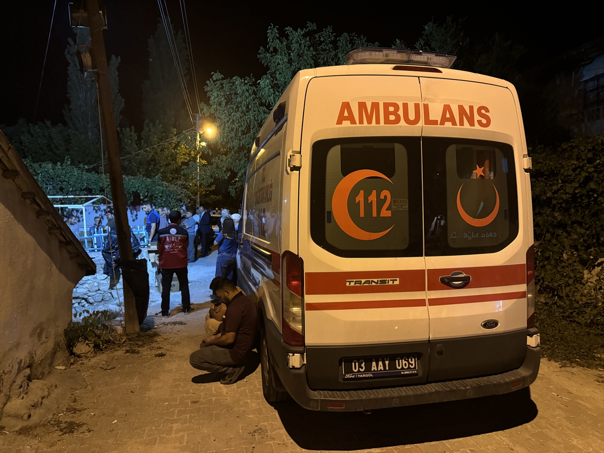 Şehit Piyade Uzman Çavuş Onur Çapan'ın Afyonkarahisar'daki annesine acı haber verildi