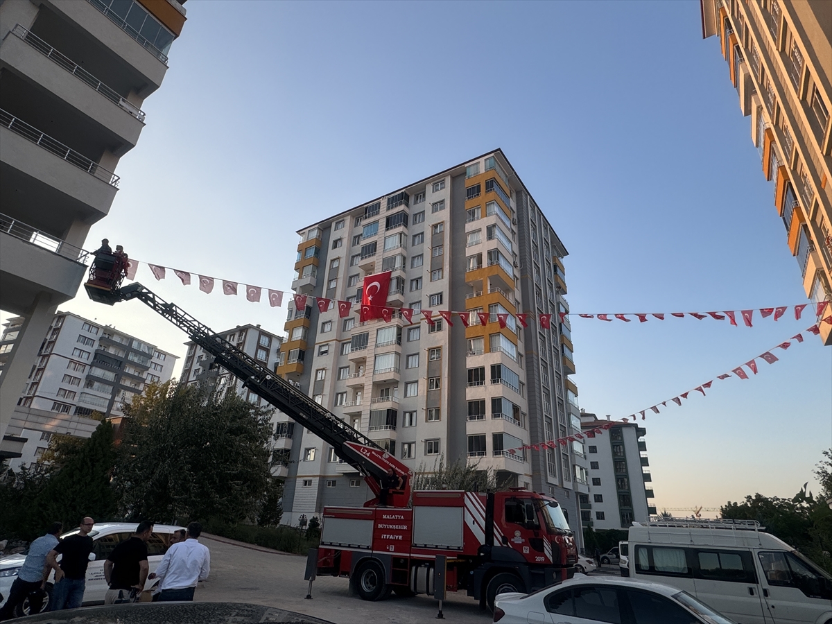 Şehit Uzman Çavuş Mehmet Kökcü'nün Malatya'daki ailesine şehadet haberi verildi