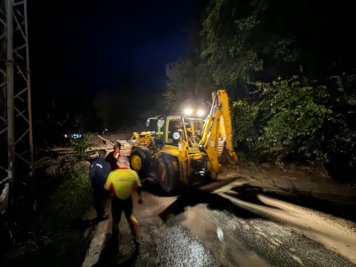 GÜNCELLEME – Trabzon'da sağanak etkili oldu