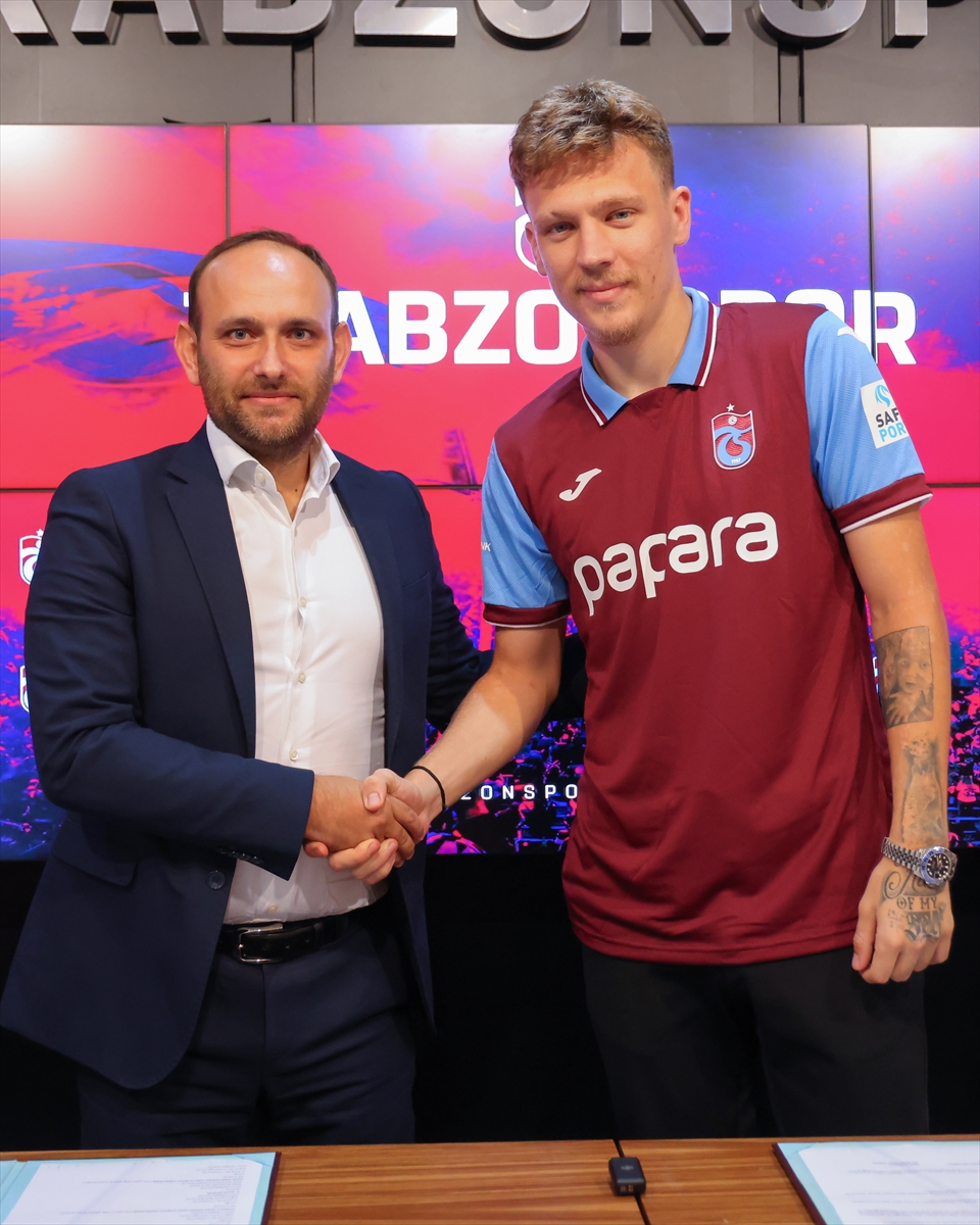 Trabzonspor'da Serdar Saatçı için imza töreni düzenlendi