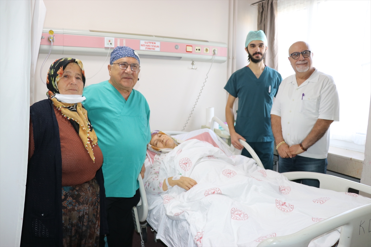 Amasya’da 42 yaşındaki kadının karnından 9 kiloluk kitle çıkarıldı