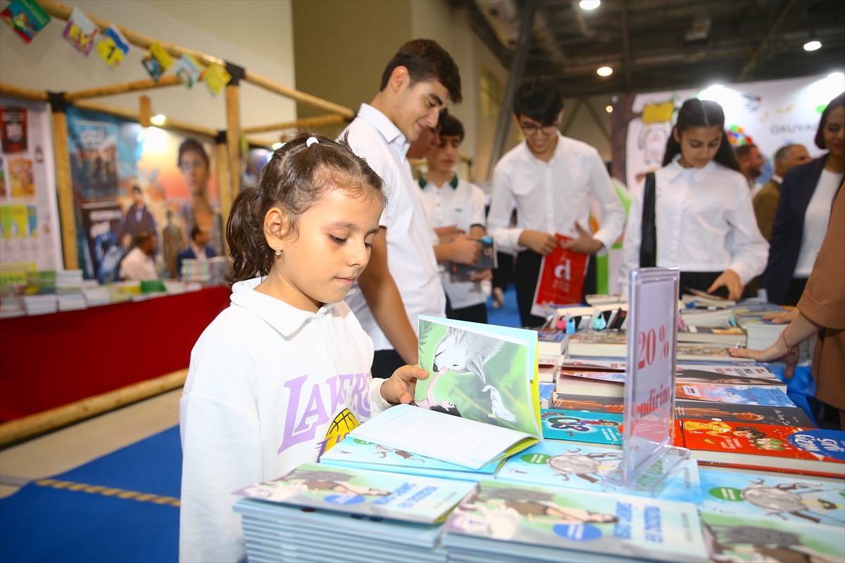 Bakü'de 10. Uluslararası Kitap Fuarı başladı