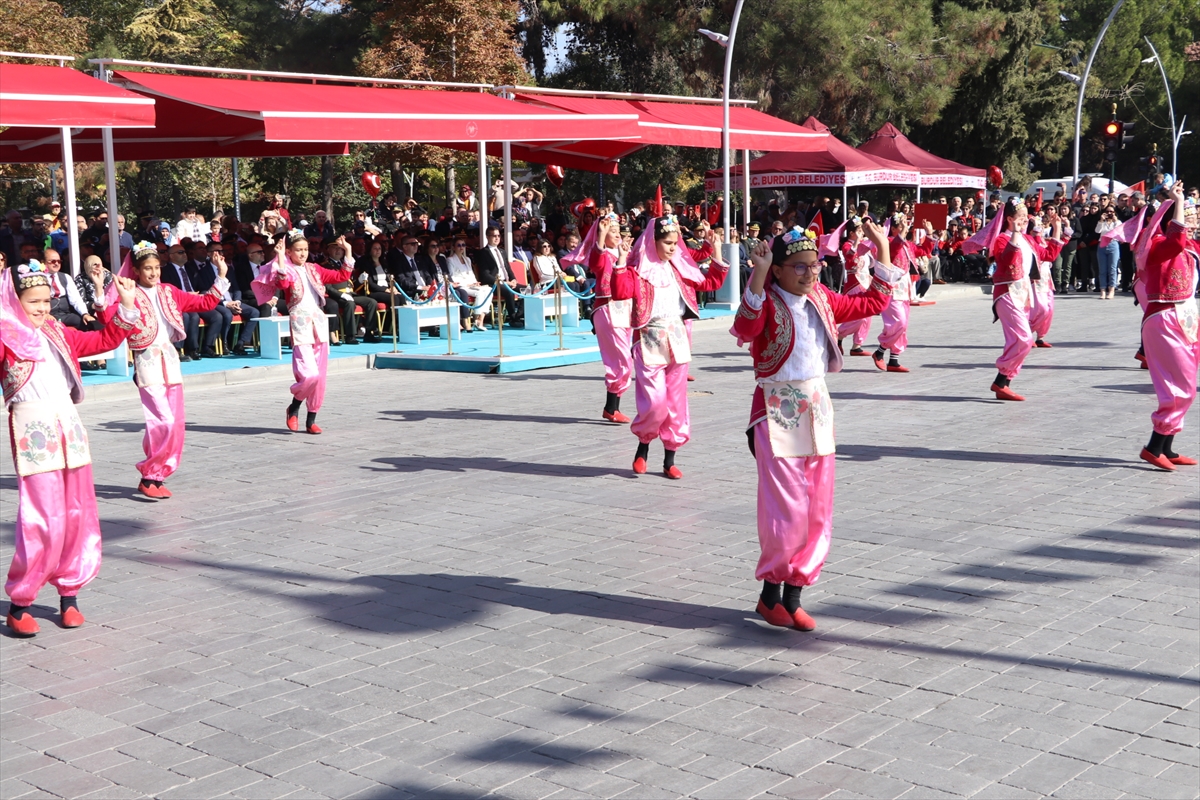 Antalya ve çevre illerde 29 Ekim Cumhuriyet Bayramı kutlandı