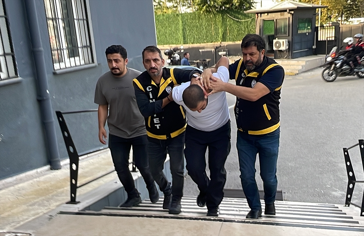 GÜNCELLEME – Bursa'da cezaevinden izinli çıkan genci yolda yürürken silahla öldüren şüpheli yakalandı