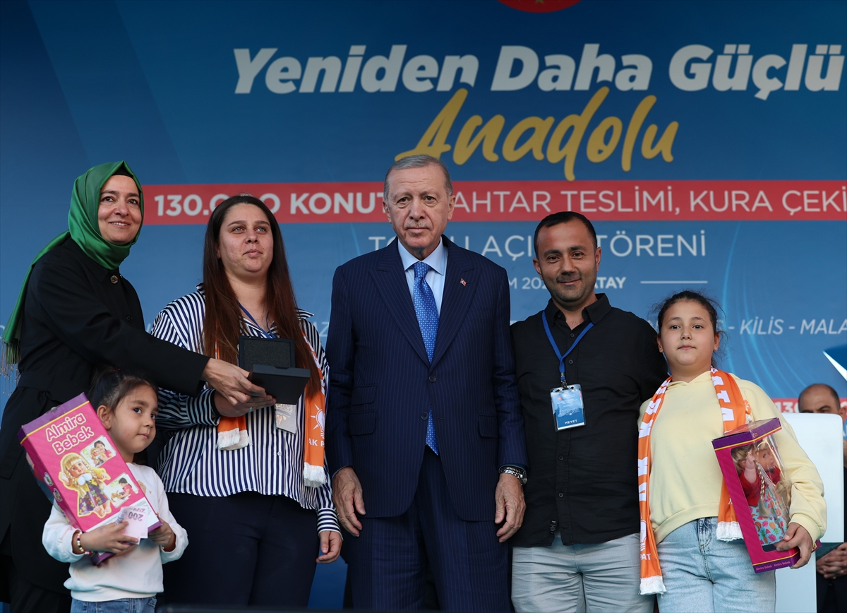 Cumhurbaşkanı Erdoğan “Yeniden Daha Güçlü Anadolu” 130 Bin Konut Anahtar Teslim Töreni'nde konuştu: (1)