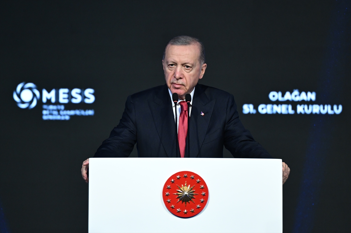 Cumhurbaşkanı Erdoğan: “Türkiye, etrafındaki ateş çemberine rağmen üretim kabiliyetleri, güçlü alt yapısı, küresel entegrasyonuyla adından daha fazla söz ettiriyor.”