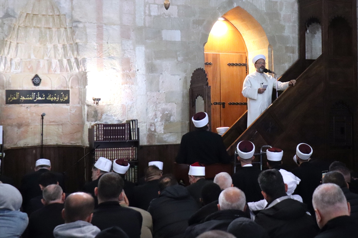 Diyanet İşleri Başkanı Erbaş, Belgrad'da hutbe irat etti: