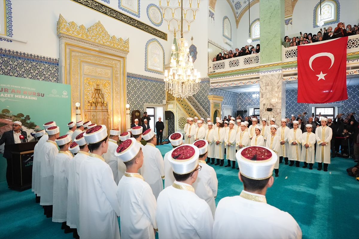 Diyanet İşleri Başkanı Erbaş, hafızlara icazet belgelerini verdi: