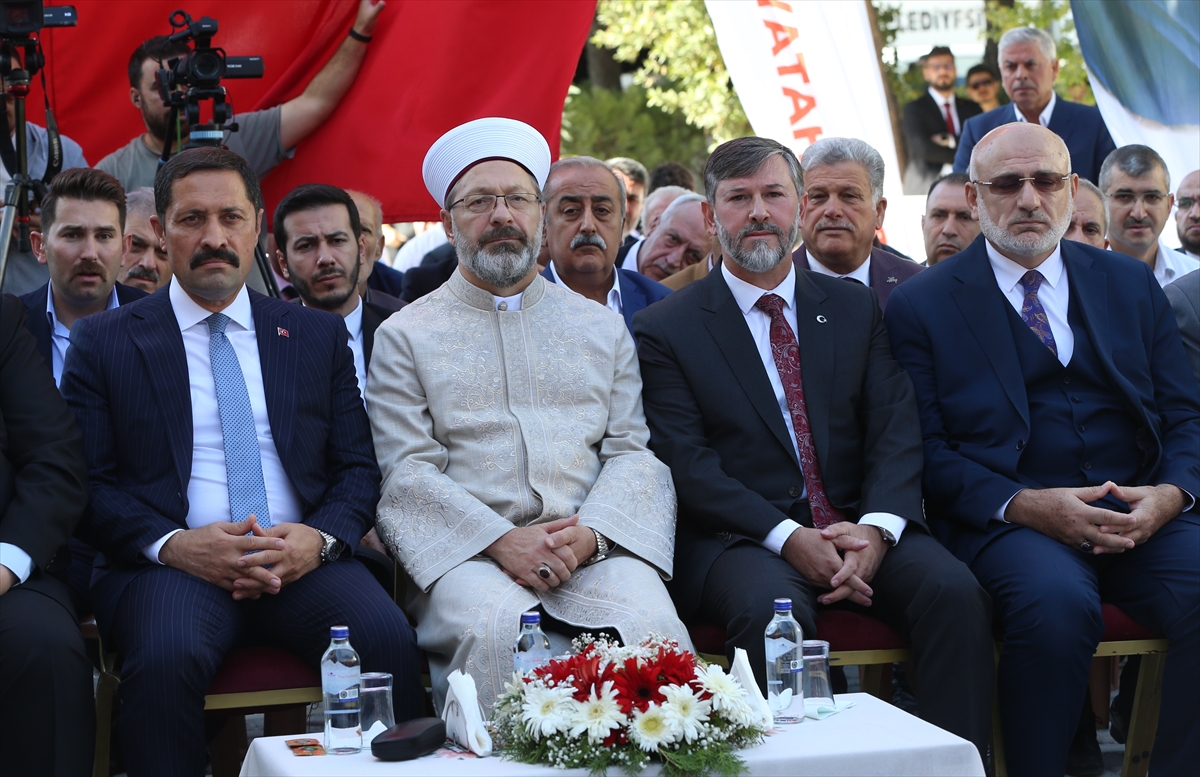 Diyanet İşleri Başkanı Erbaş, Hatay'da yapımı tamamlanan 40 caminin açılışına katıldı