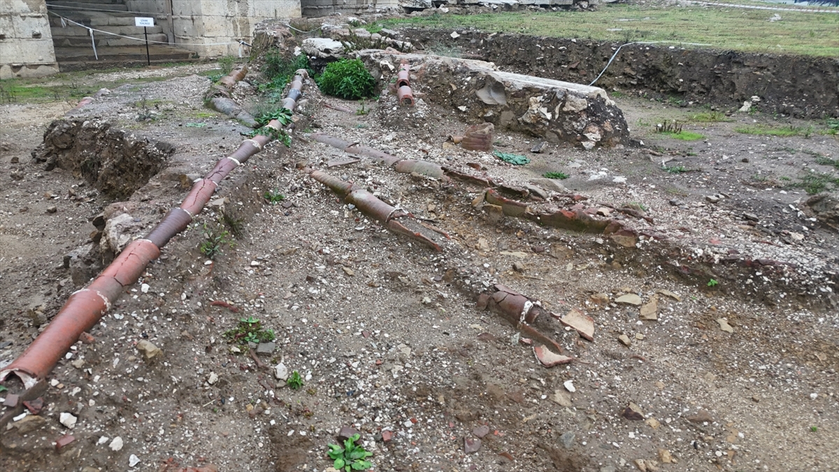 Düzce'deki antik kentte künk sistemleri ve kilise kalıntısına rastlandı