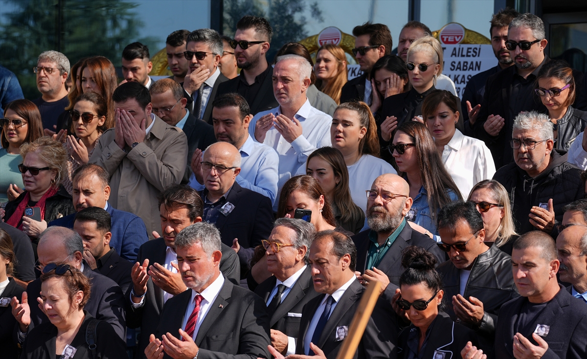 Gazeteci Güneri Cıvaoğlu son yolculuğuna uğurlanıyor