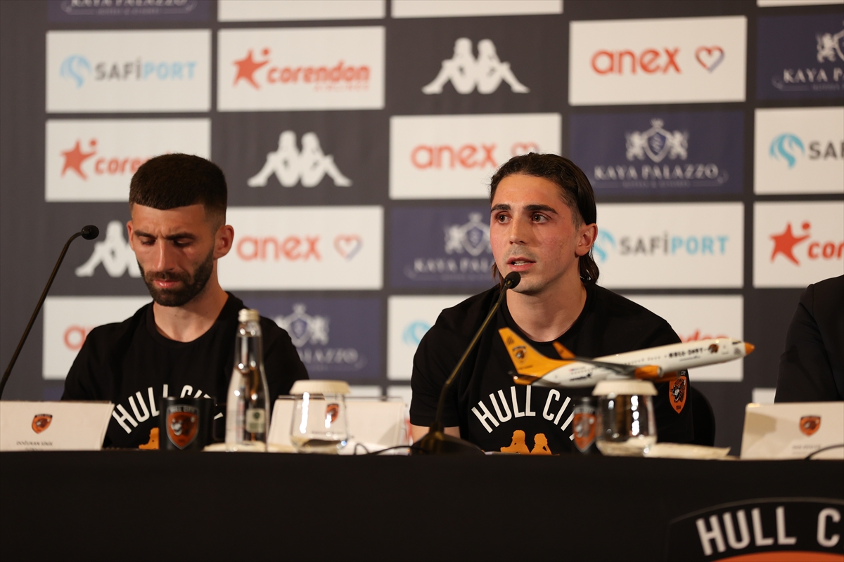 Hull Cityli Abdülkadir Ömür, Premier Lig'de forma giymeyi hedefliyor: