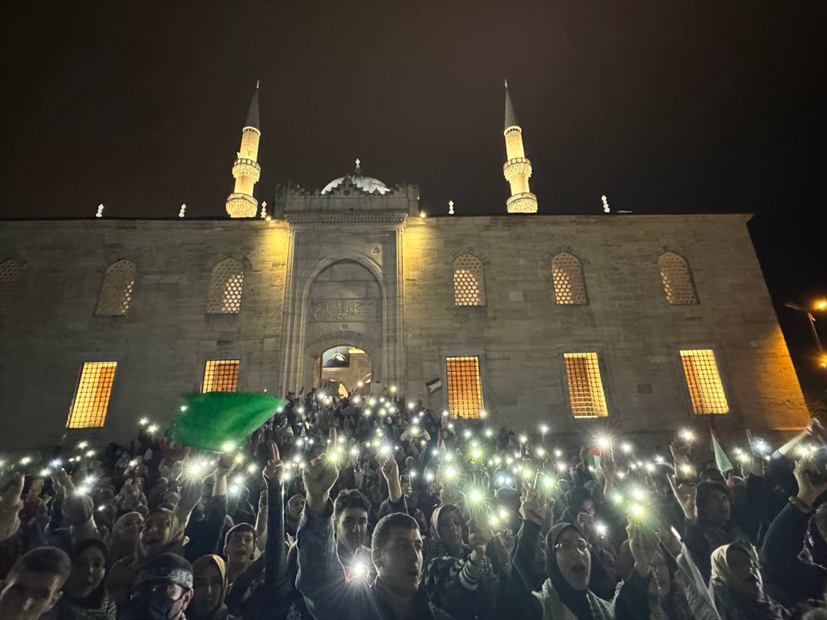 İstanbul'da İsrail'in Gazze'ye saldırıları protesto edildi