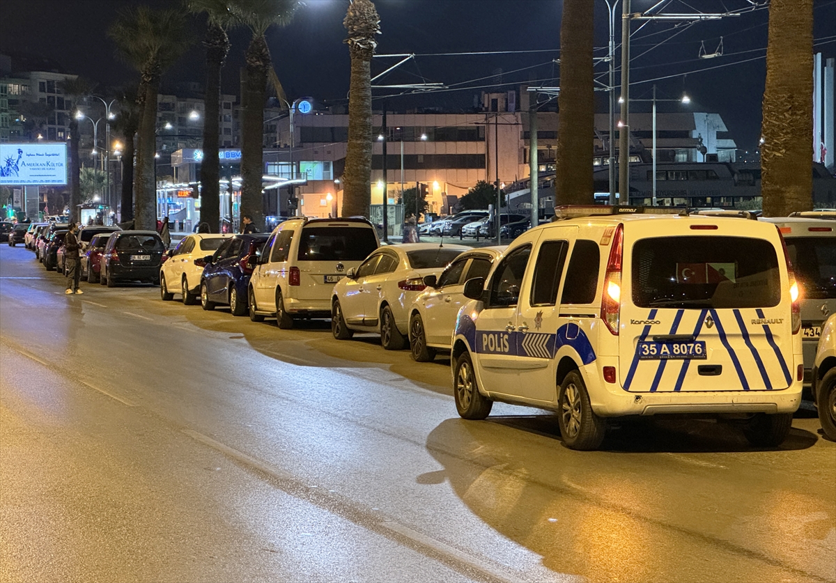 İzmir'de çıkan kavgada bıçakla yaralanan kişi ağır yaralandı