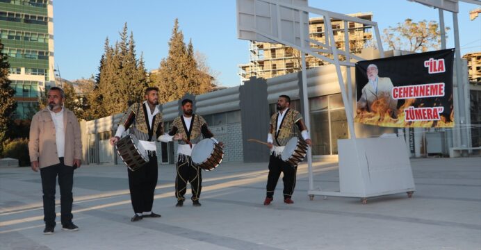 FETÖ elebaşı Gülen’in ölümüne davulla kutladılar