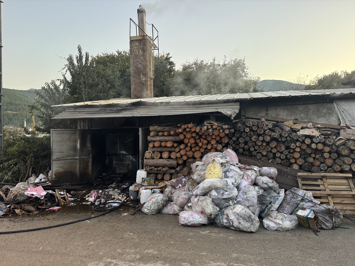 Karabük'te restoranda çıkan yangın söndürüldü