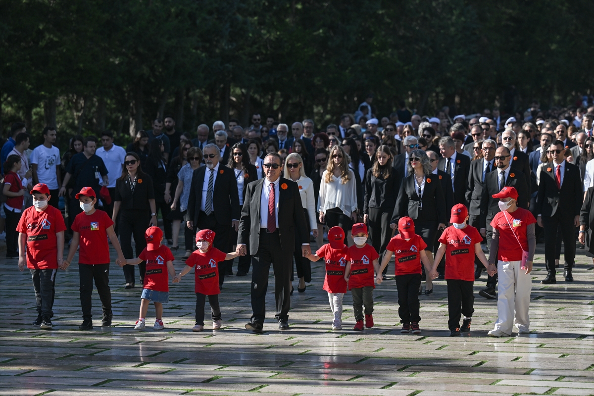 LÖSEV'den Anıtkabir'e ziyaret