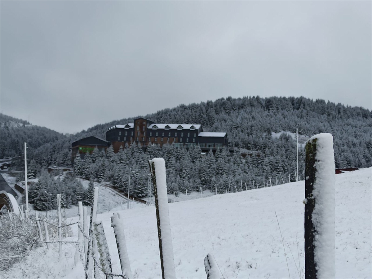 Karadeniz'de 5 ilde yüksek kesimlere kar düştü