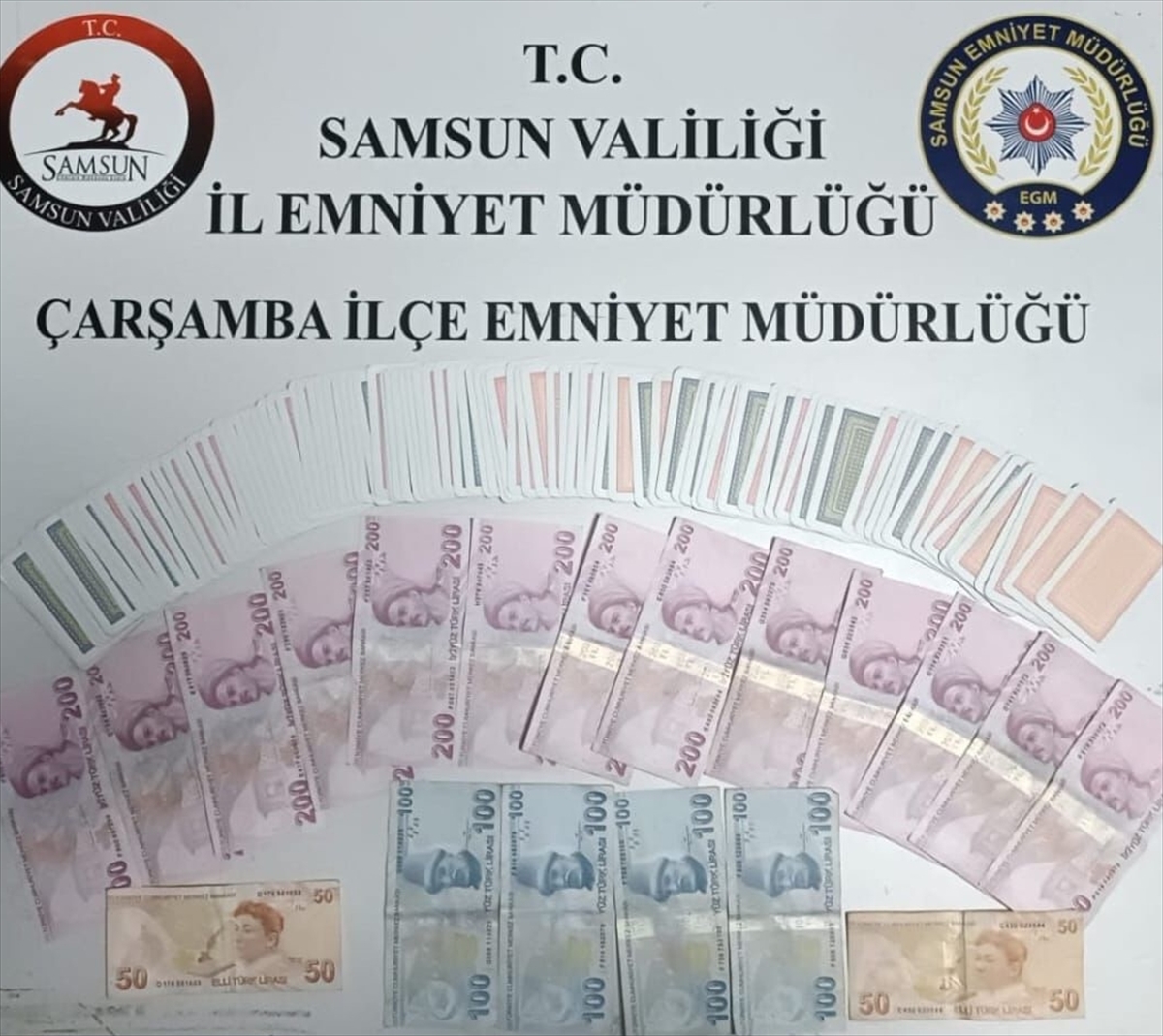 Samsun'da kıraathaneye düzenlenen kumar baskınında 4 kişiye para cezası