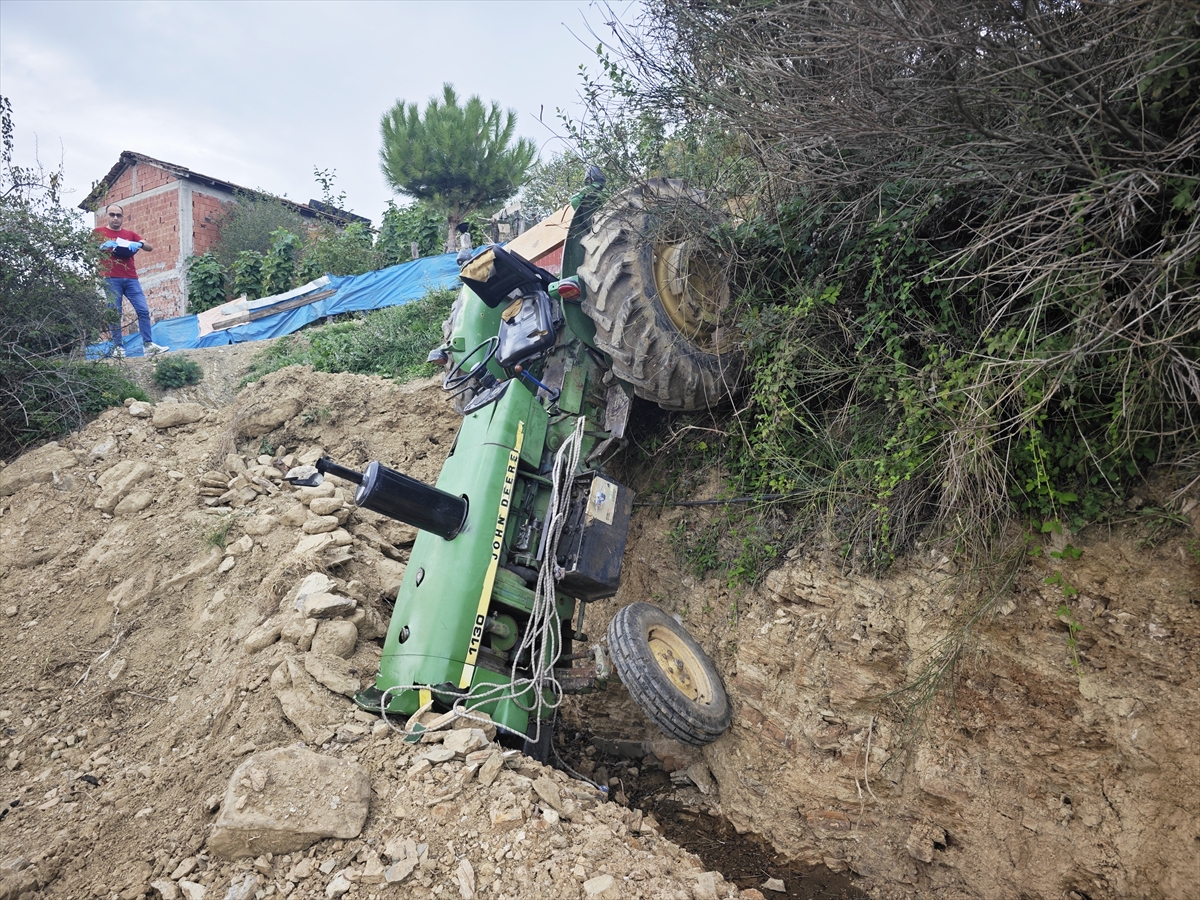 Samsun'da şarampole düşen traktörün sürücüsü ağır yaralandı