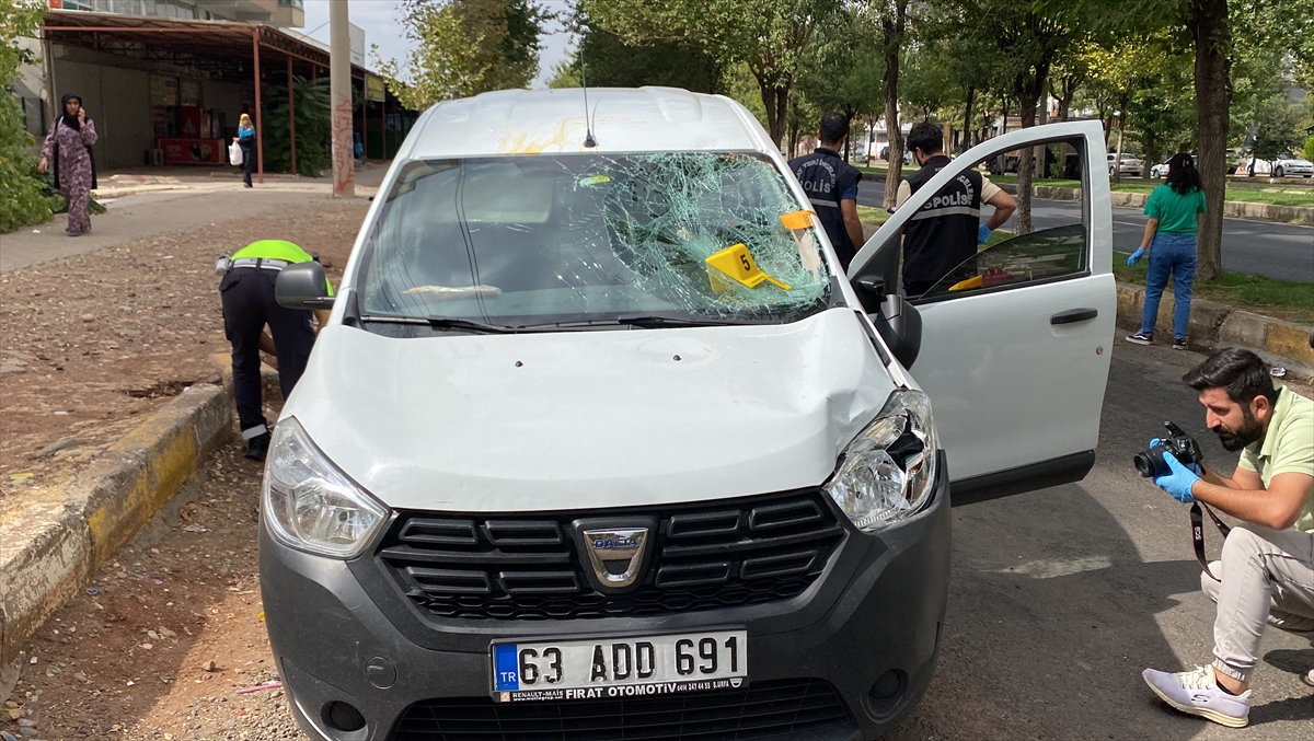 Şanlıurfa'da hafif ticari aracın çarptığı yaya öldü