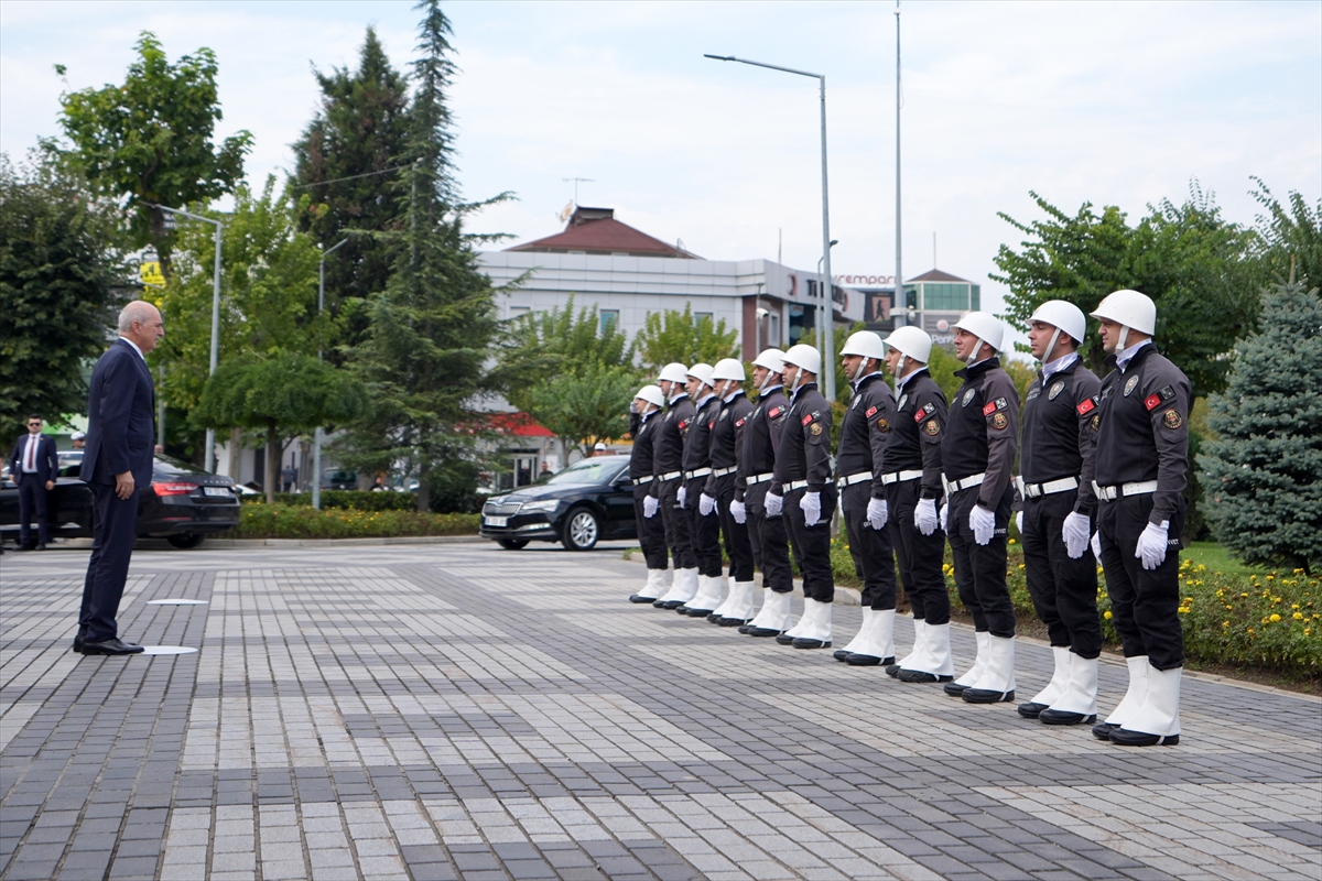 TBMM Başkanı Kurtulmuş, Düzce Valiliğini ziyaret etti