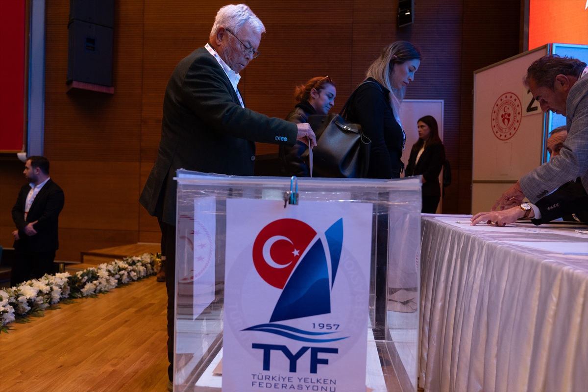 Türkiye Yelken Federasyonunda başkanlığa Özlem Akdurak yeniden seçildi