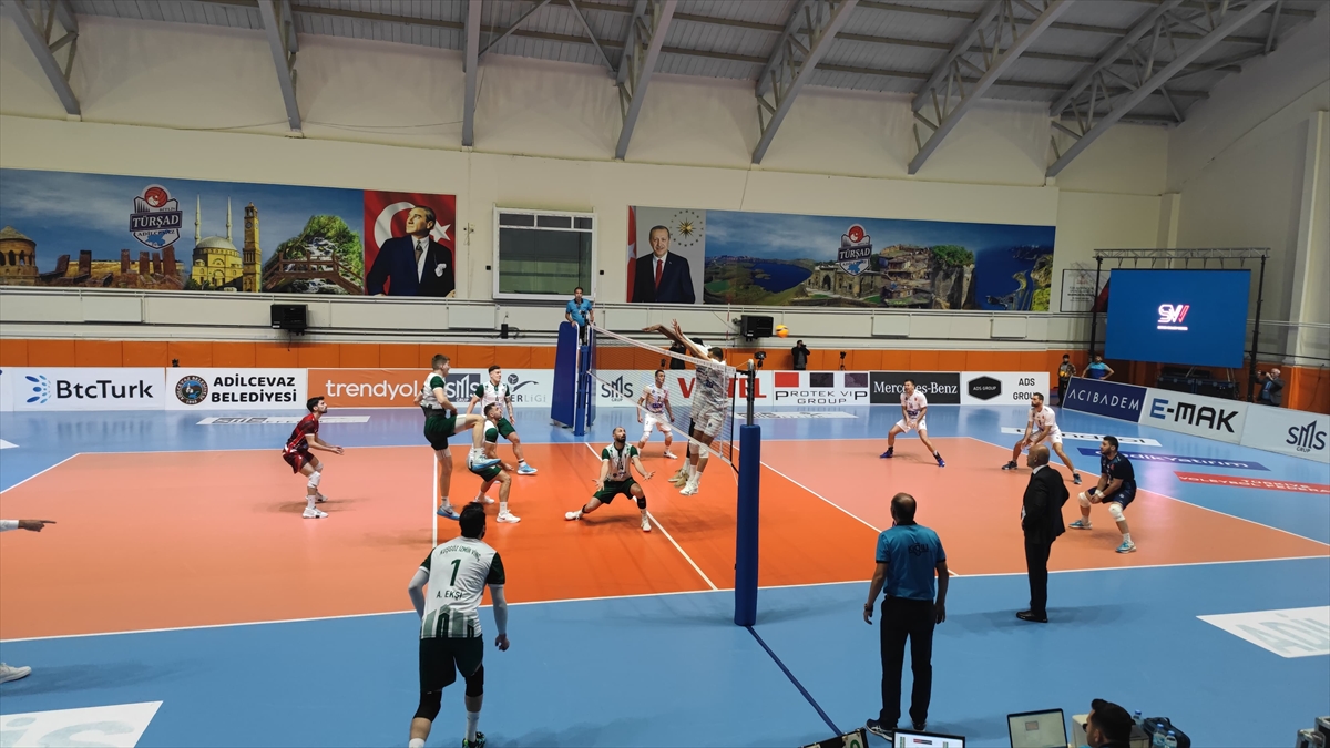 Voleybol: SMS Grup Efeler Ligi