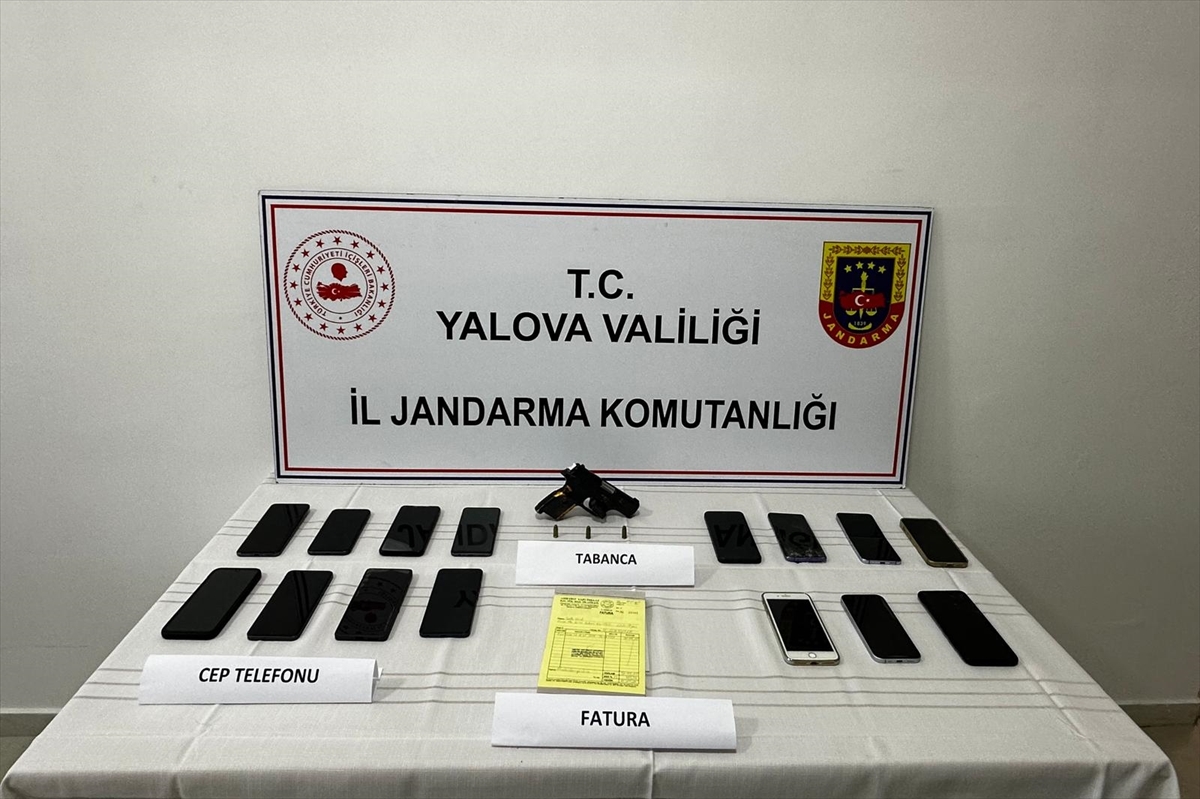 Yalova'da yediemin otoparkındaki araçları sattığı iddia edilen 4 kişi tutuklandı