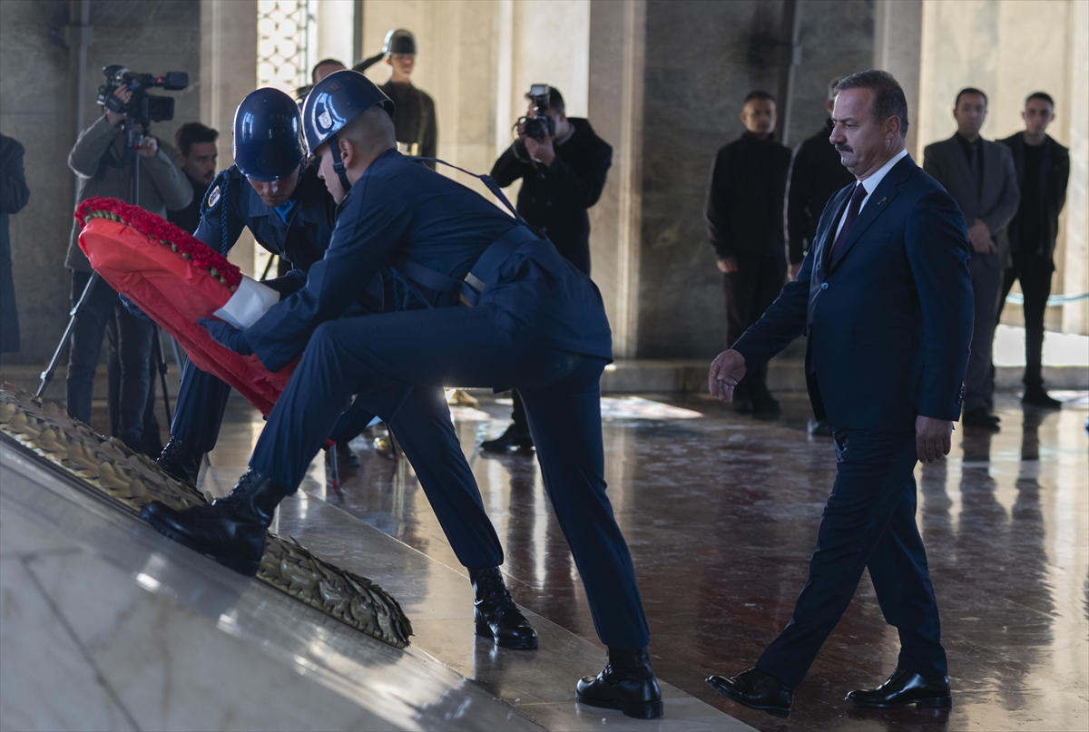 Anahtar Parti Genel Başkanı Ağıralioğlu, Anıtkabir'i ziyaret etti