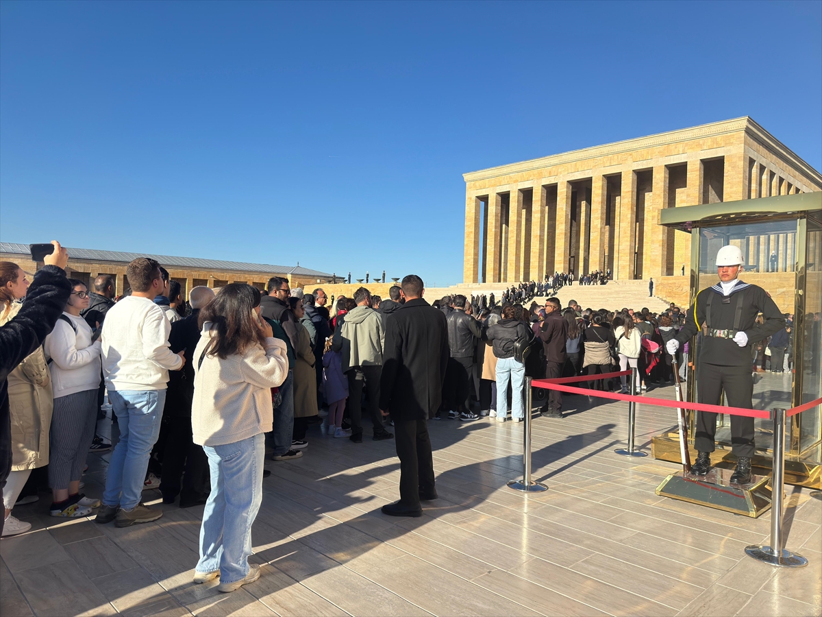 Anıtkabir'de 10 Kasım Atatürk'ü Anma Günü öncesi ziyaretçi yoğunluğu