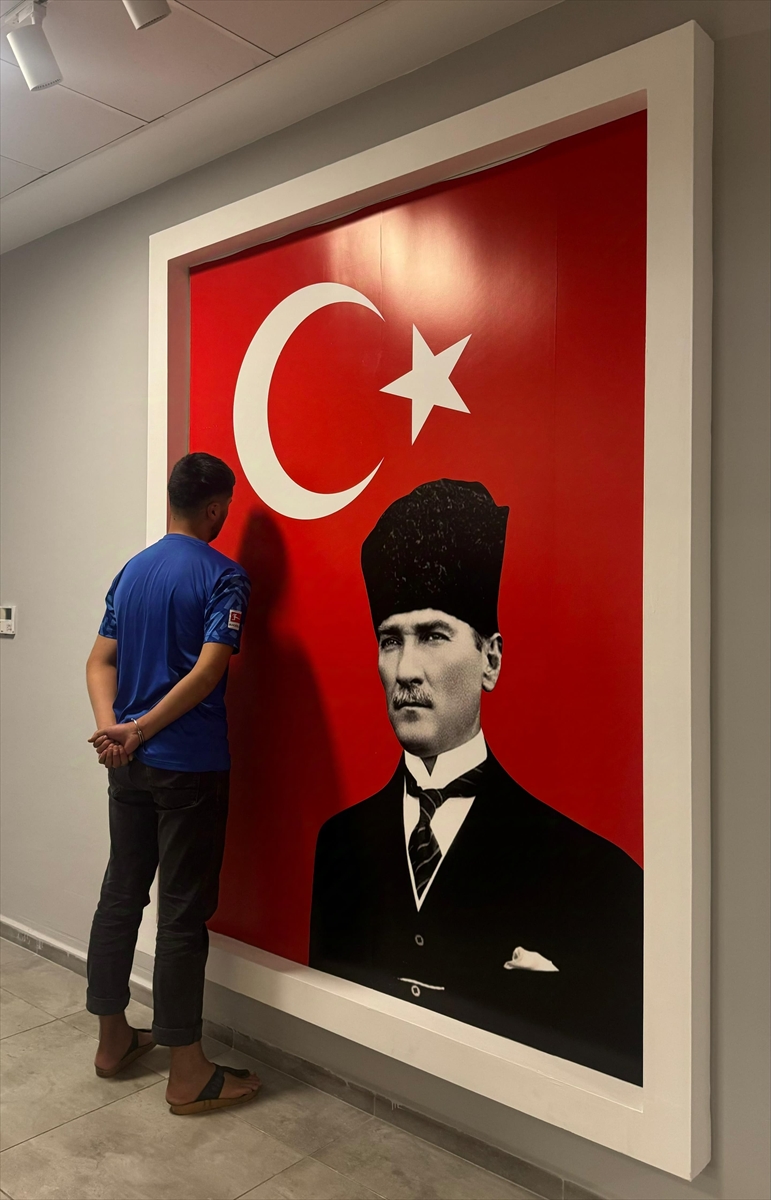 Atatürk görseline basan yabancı uyruklu zanlı tutuklandı