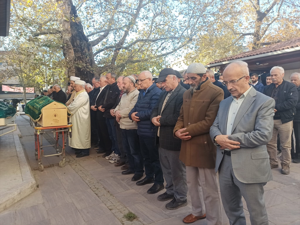 Babasının cenaze töreni için Bursa'ya gelen gurbetçi, kazada öldü