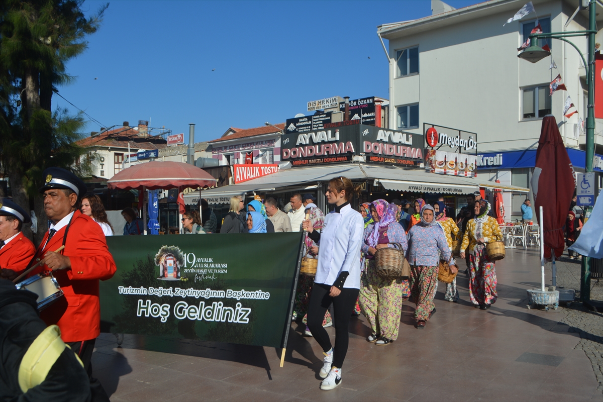 Balıkesir'de “19. Ayvalık Uluslararası Zeytin Hasat Festivali” başladı