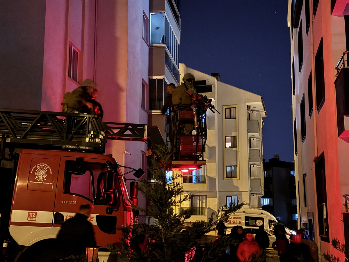 Balıkesir'de bir kadını rehin alan şüpheli polislerce etkisiz hale getirildi