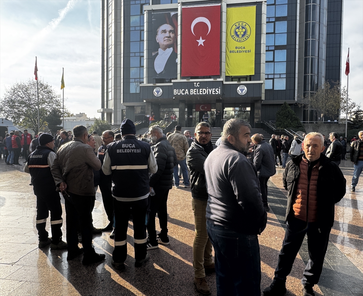 Buca Belediyesi'nde işçiler greve başladı