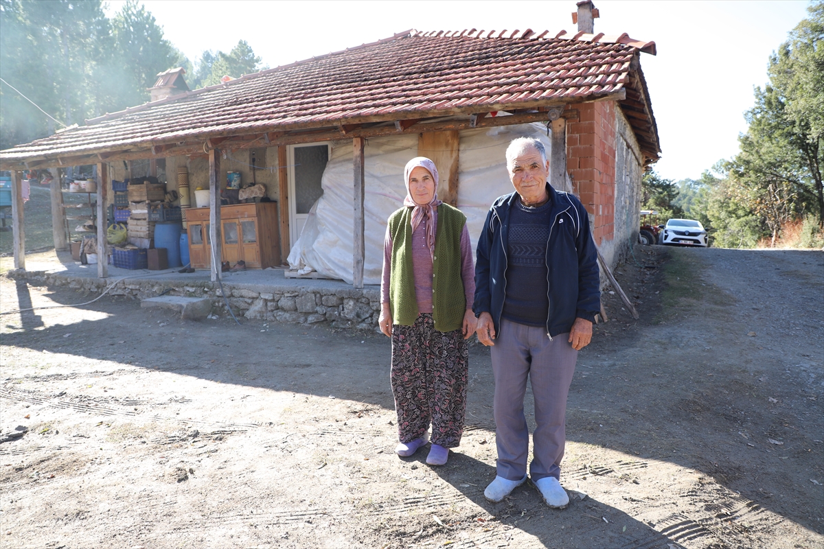 Denizli'de girdikleri evde bir çiftin parasını gasbeden 3 kişi tutuklandı