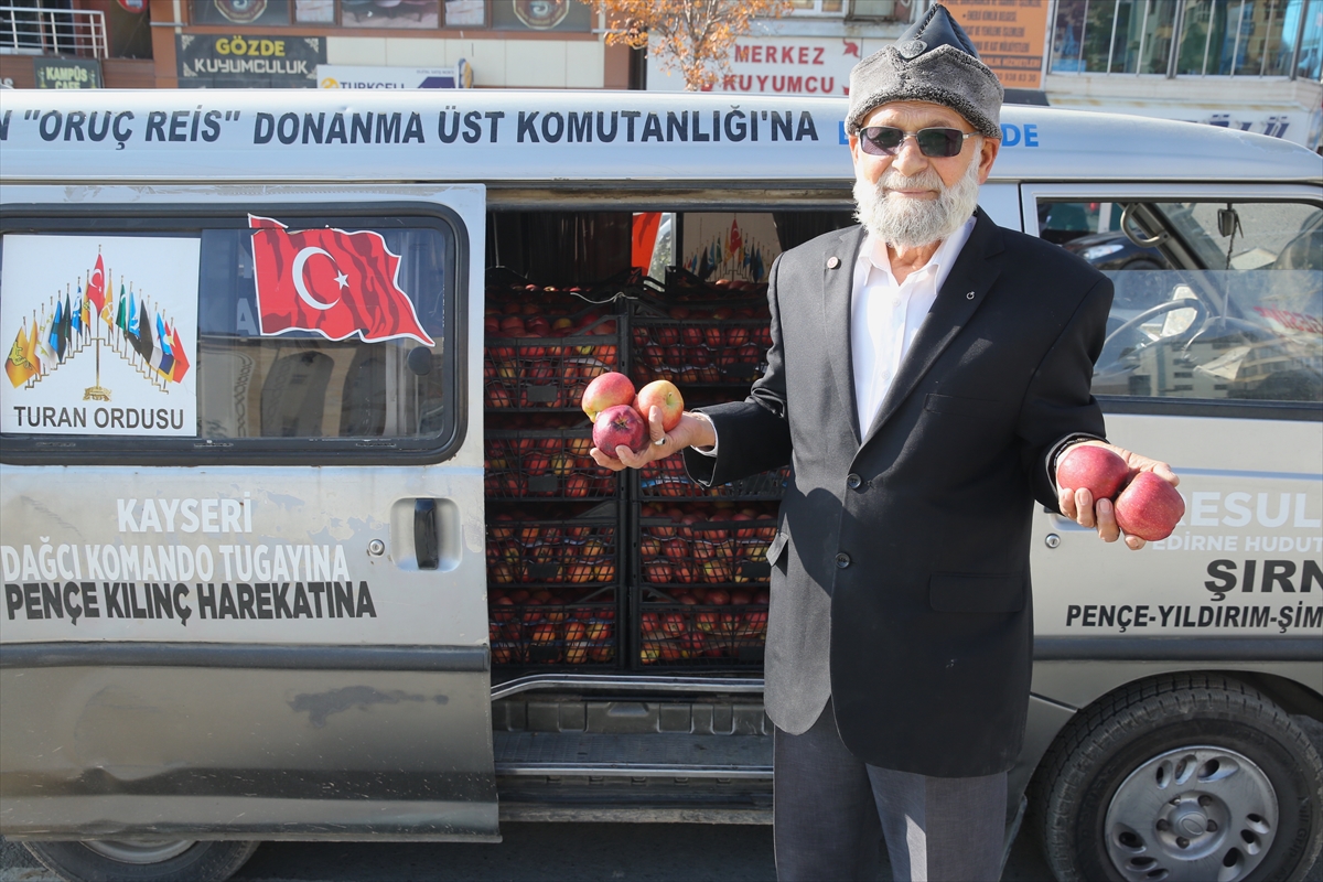 Denizlili “Elmacı Dede” yetiştirdiği elmaları Hakkari'deki askerler için getirdi