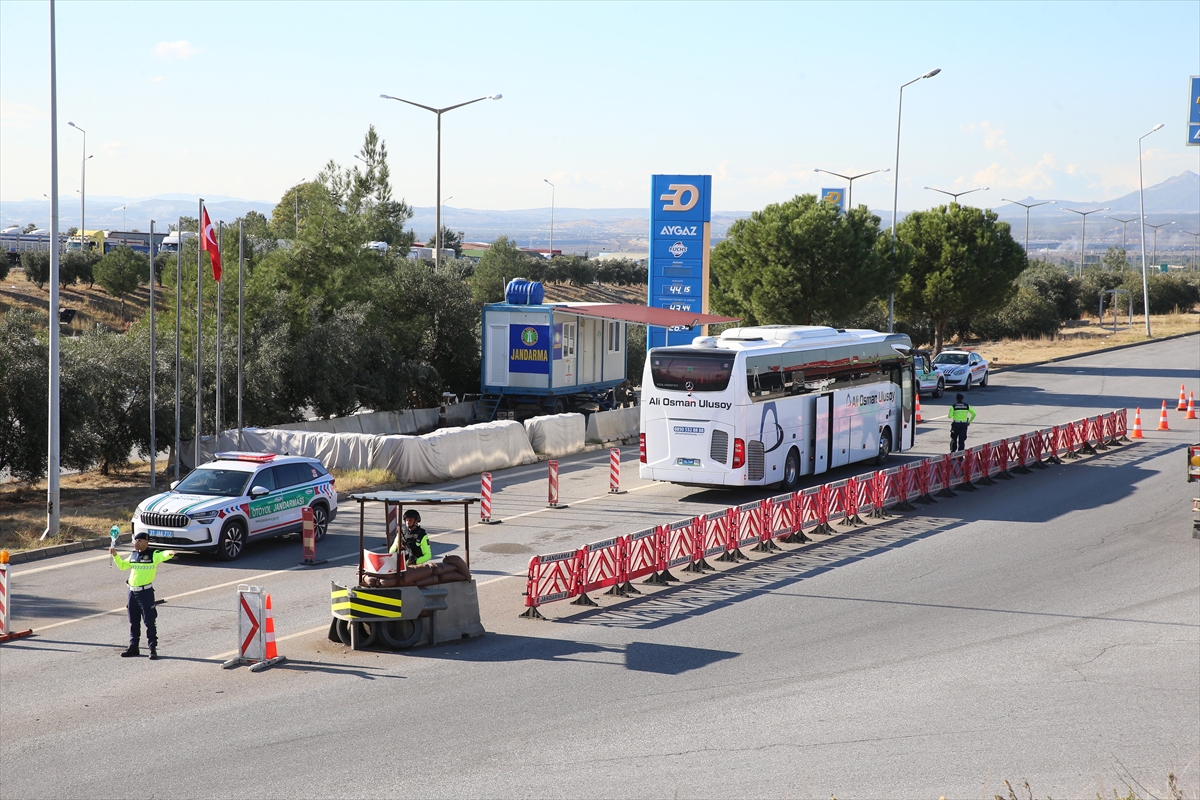 Hatay'da jandarma ekipleri cayrokopter destekli trafik denetimi yaptı