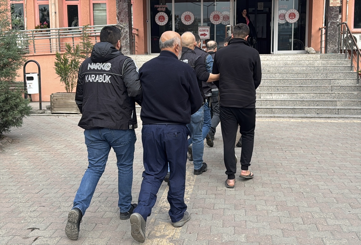 Karabük'te uyuşturucu operasyonunda yakalanan 4 zanlı tutuklandı