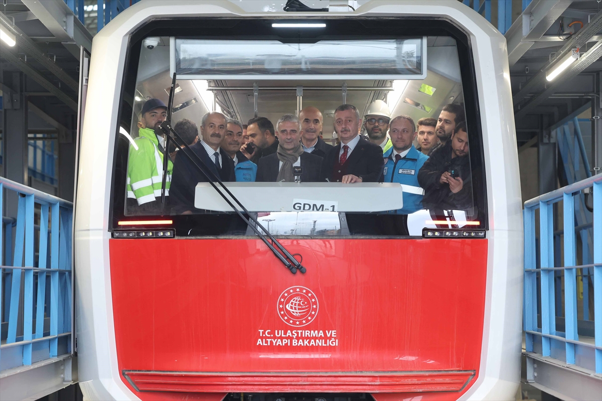 Kocaeli'nin ilk metrosunda deneme sürüşü gerçekleştirildi