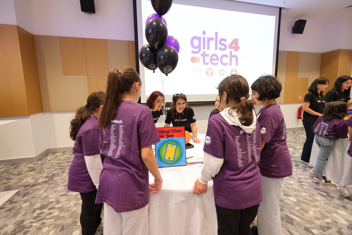 Mastercard, küresel “Girls4Tech” programını Türkiye'de başlattı