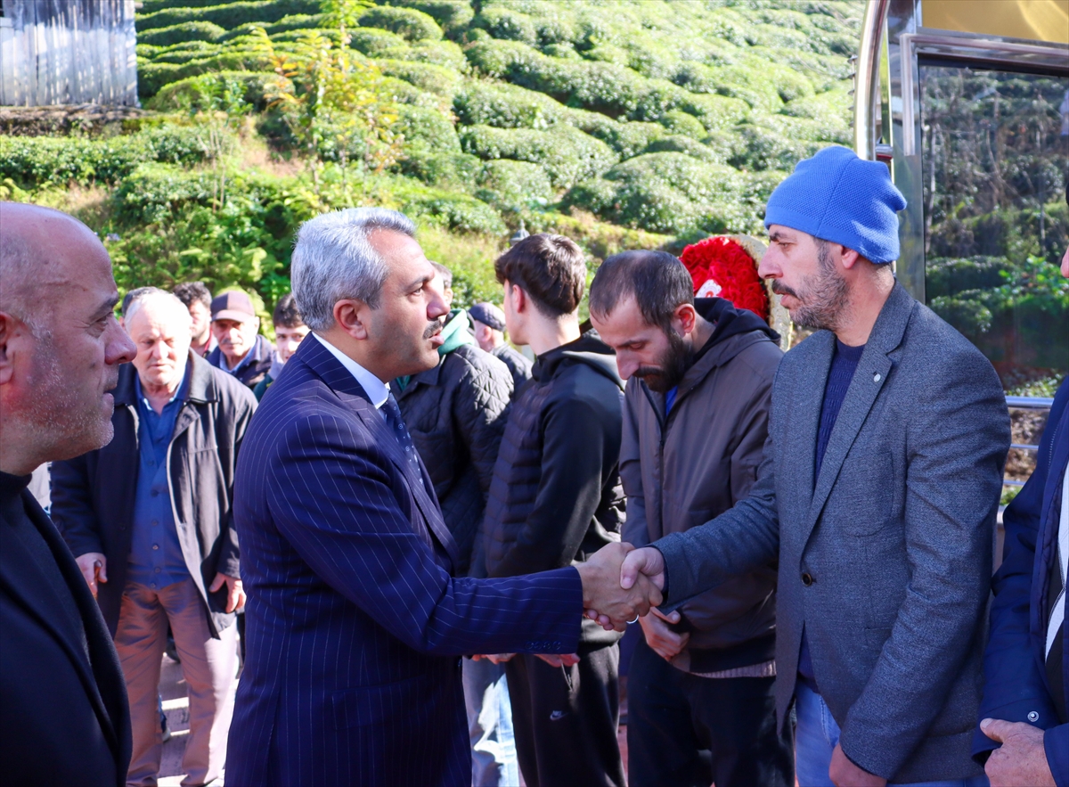 Rize'de trafik kazasında hayatını kaybeden Kıbrıs gazisi son yolculuğuna uğurlandı