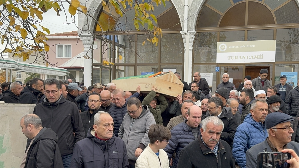 Tekirdağ'da oğlu tarafından bıçaklanarak öldürülen annenin cenazesi toprağa verildi